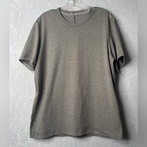 lululemon athletica Men’s Gray Short Sleeve Tee Size 10.